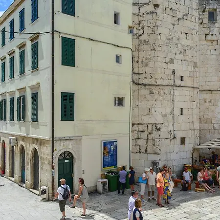 Old Town Gostinjska kuća 3*