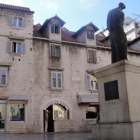 Гостьовий будинок Old Town Спліт