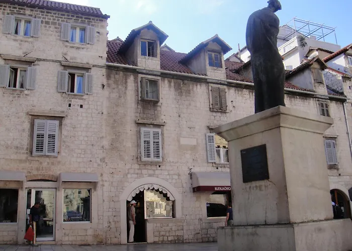 Konukevi Old Town Split